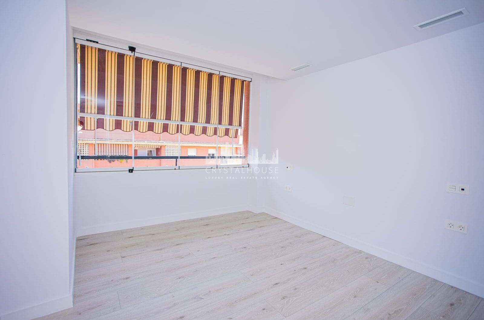 Renovated apartment with terrace and views, minutes from the beach in San Pedro.