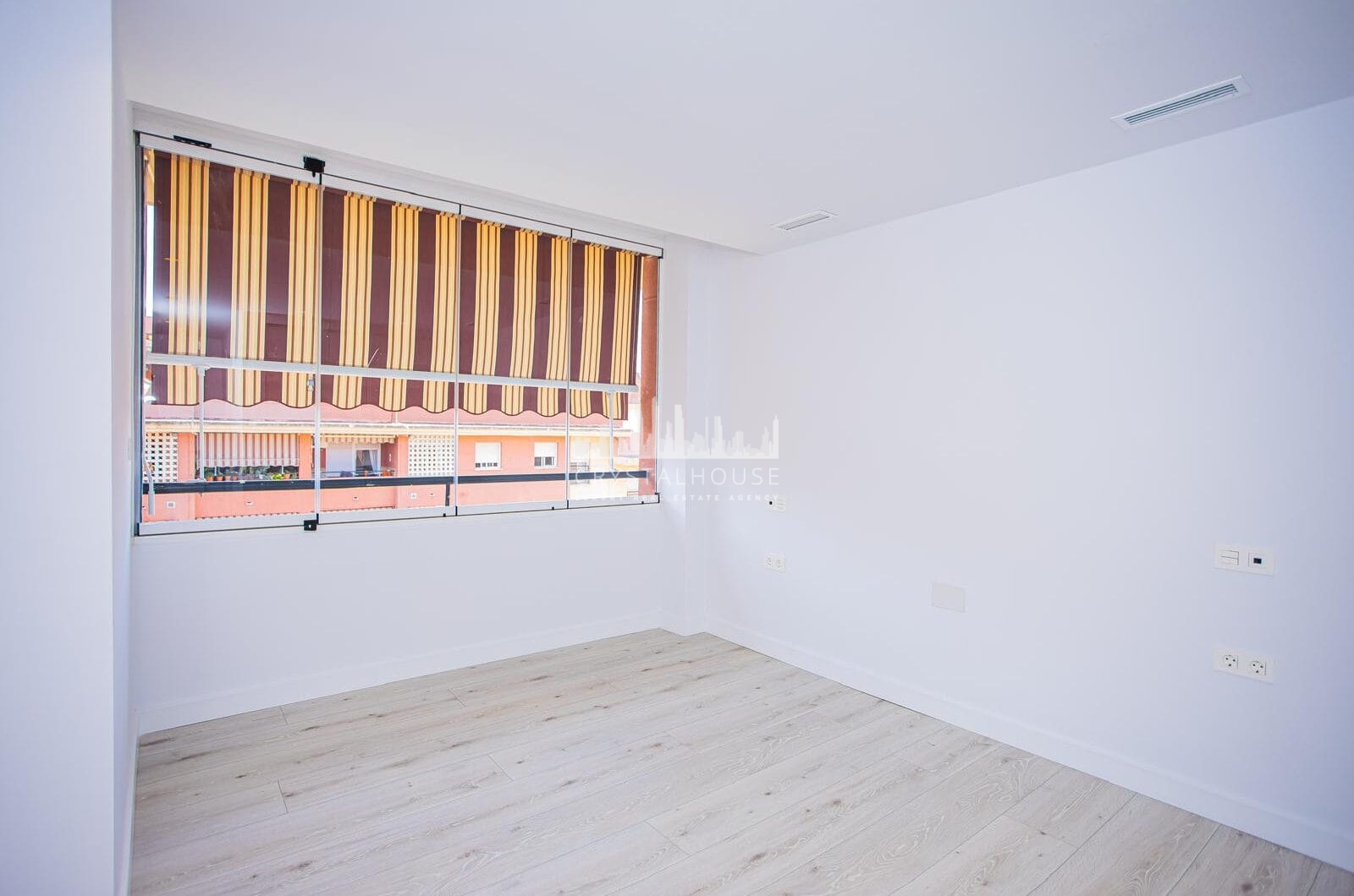 Renovated apartment with terrace and views, minutes from the beach in San Pedro.