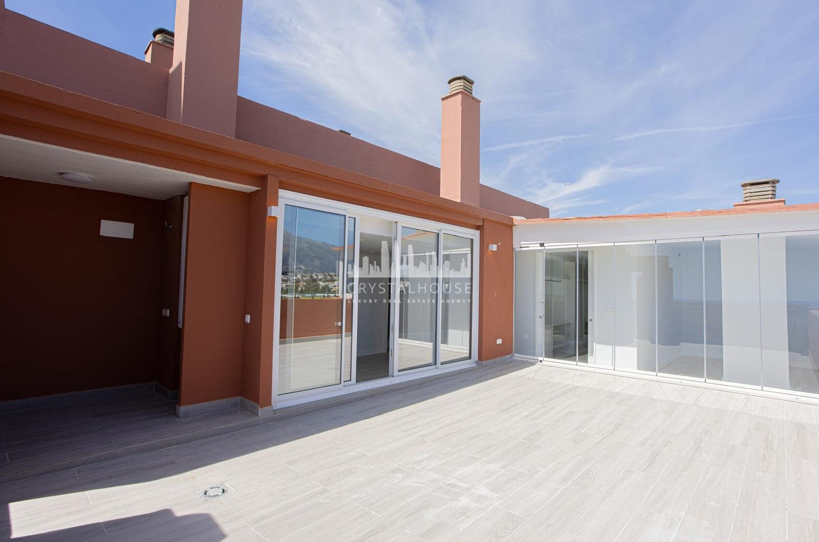 Renovated apartment with terrace and views, minutes from the beach in San Pedro.