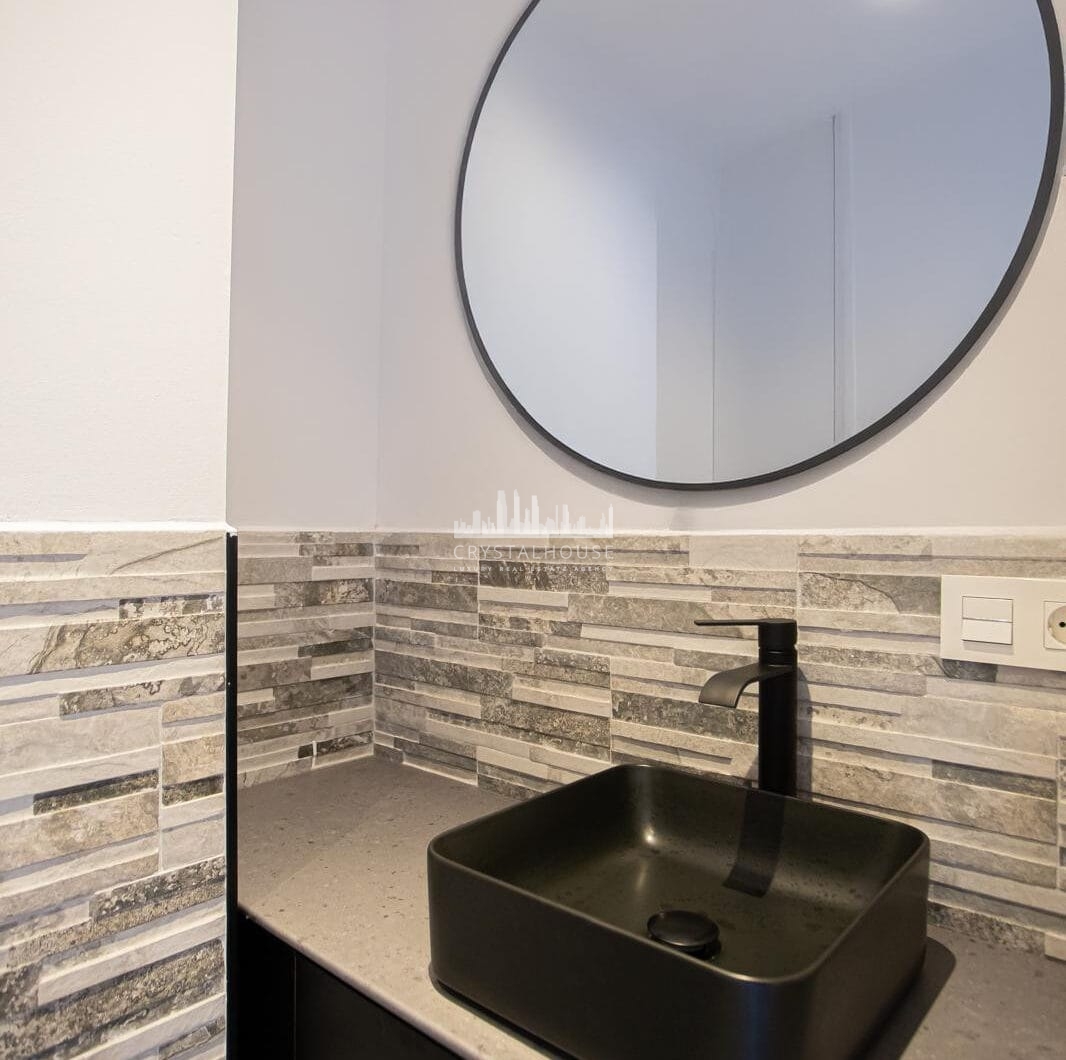 Renovated apartment with terrace and views, minutes from the beach in San Pedro.