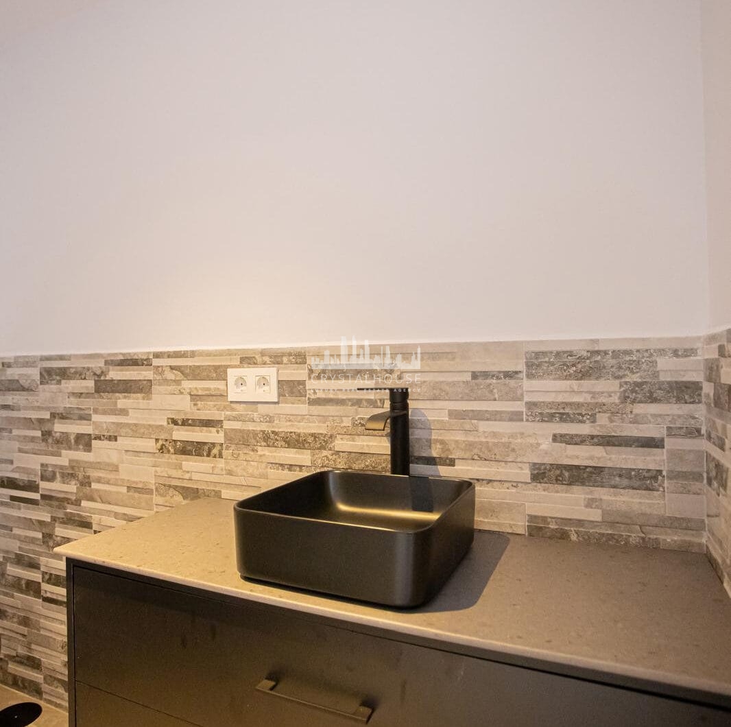 Renovated apartment with terrace and views, minutes from the beach in San Pedro.