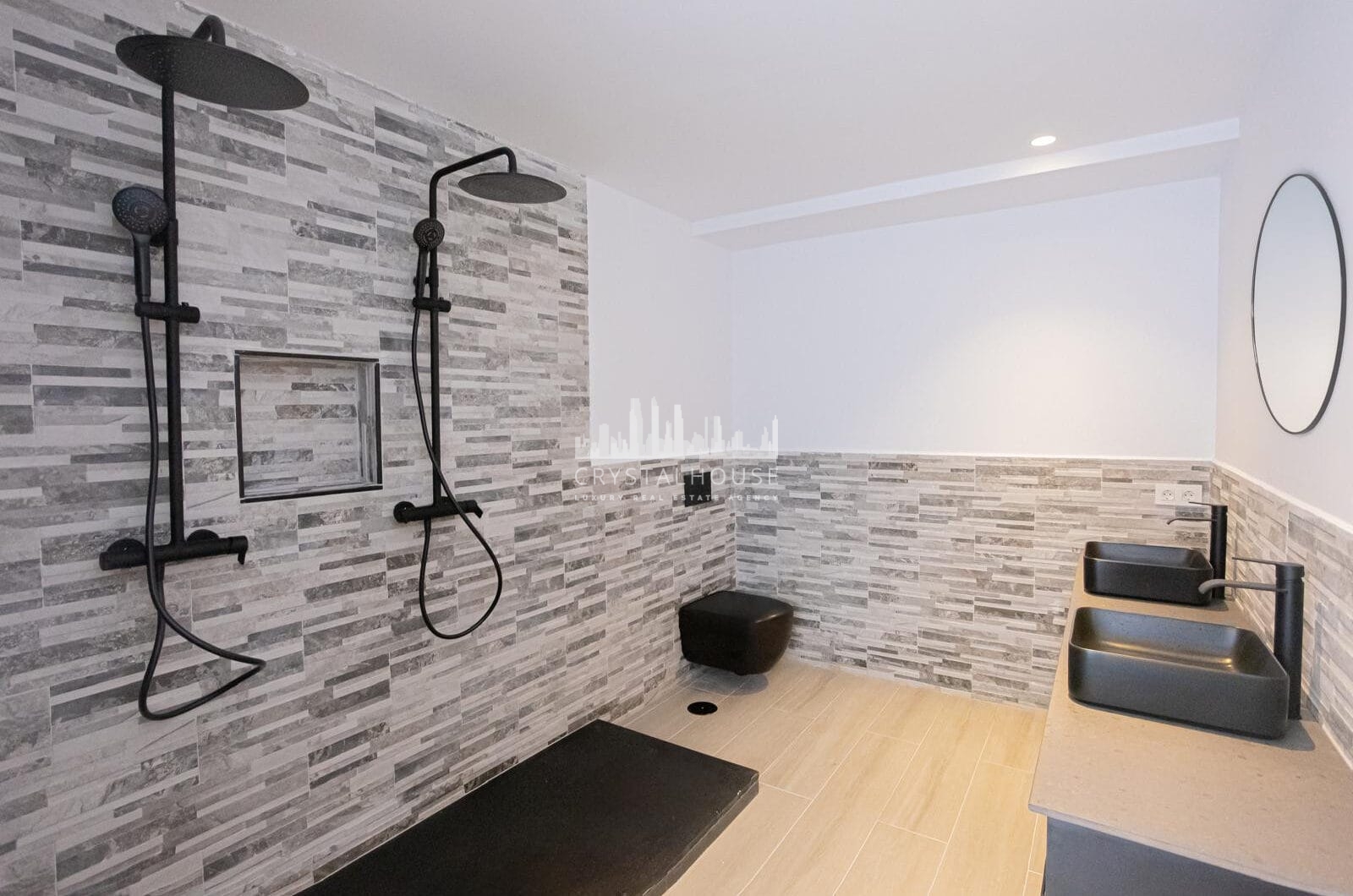 Renovated apartment with terrace and views, minutes from the beach in San Pedro.