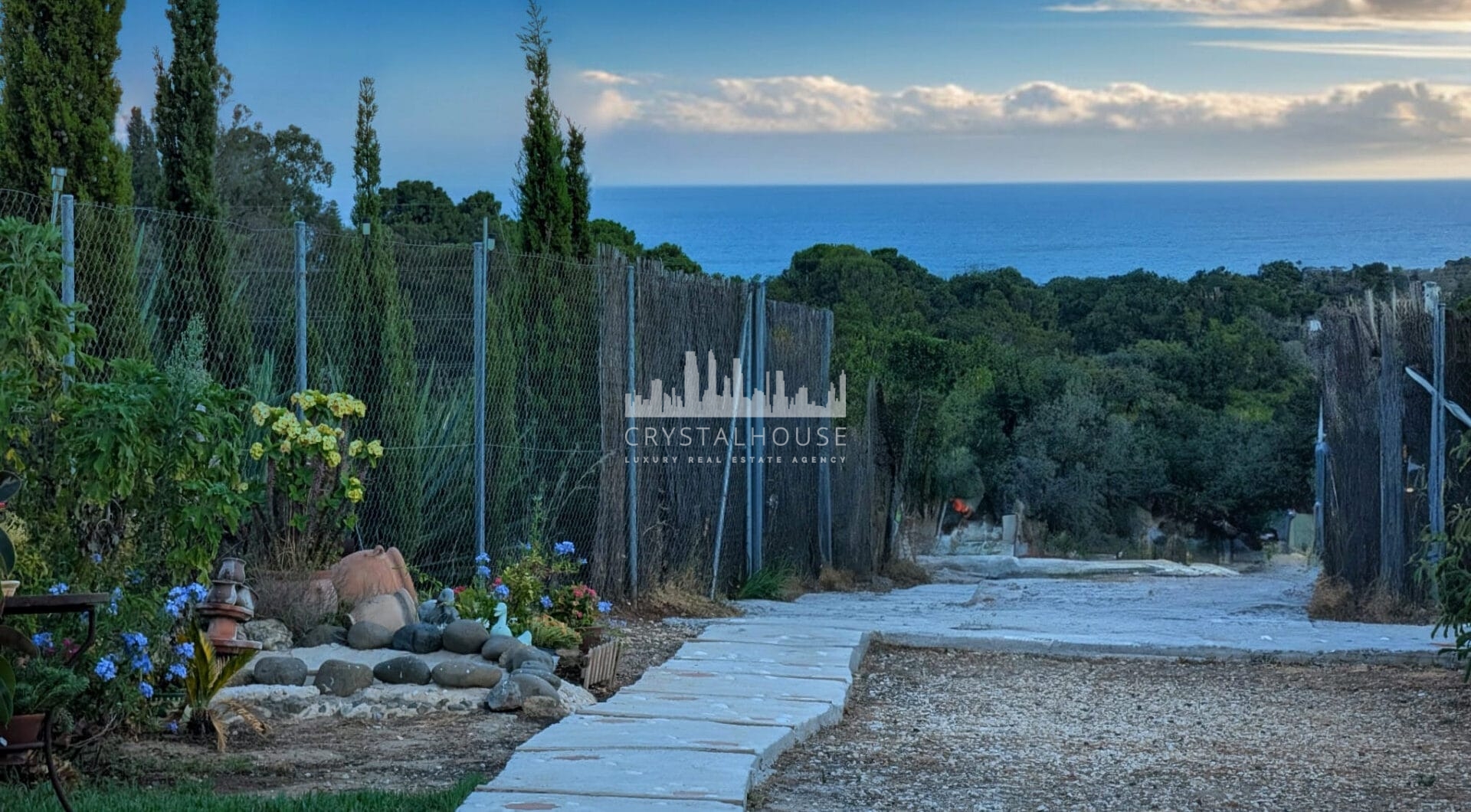 Dreaming property with sea views
