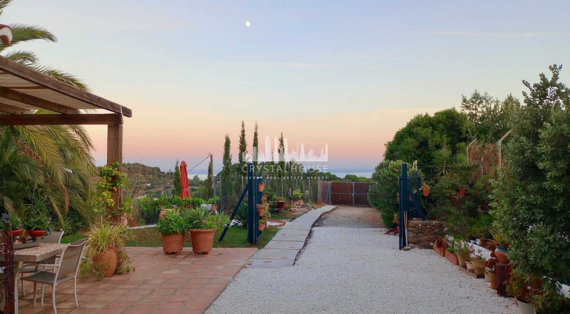 Dreaming property with sea views