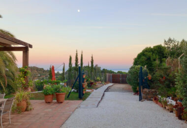 Dreaming property with sea views