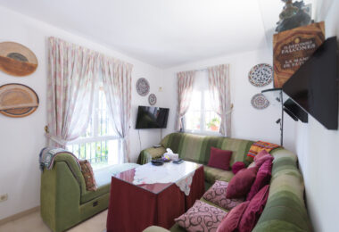 Traditional villa in Valdeolletas. Large house with a lot of potential