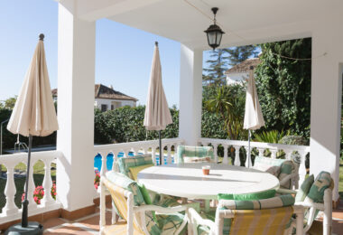 Traditional villa in Valdeolletas. Large house with a lot of potential