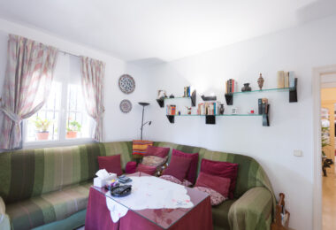 Traditional villa in Valdeolletas. Large house with a lot of potential