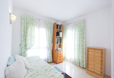 Traditional villa in Valdeolletas. Large house with a lot of potential