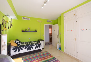 Traditional villa in Valdeolletas. Large house with a lot of potential