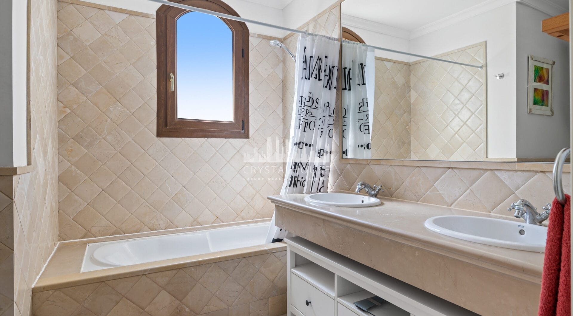 Elegant and spacious Villa in Paraíso Hills, Estepona – Coastal views and Exclusive amenities