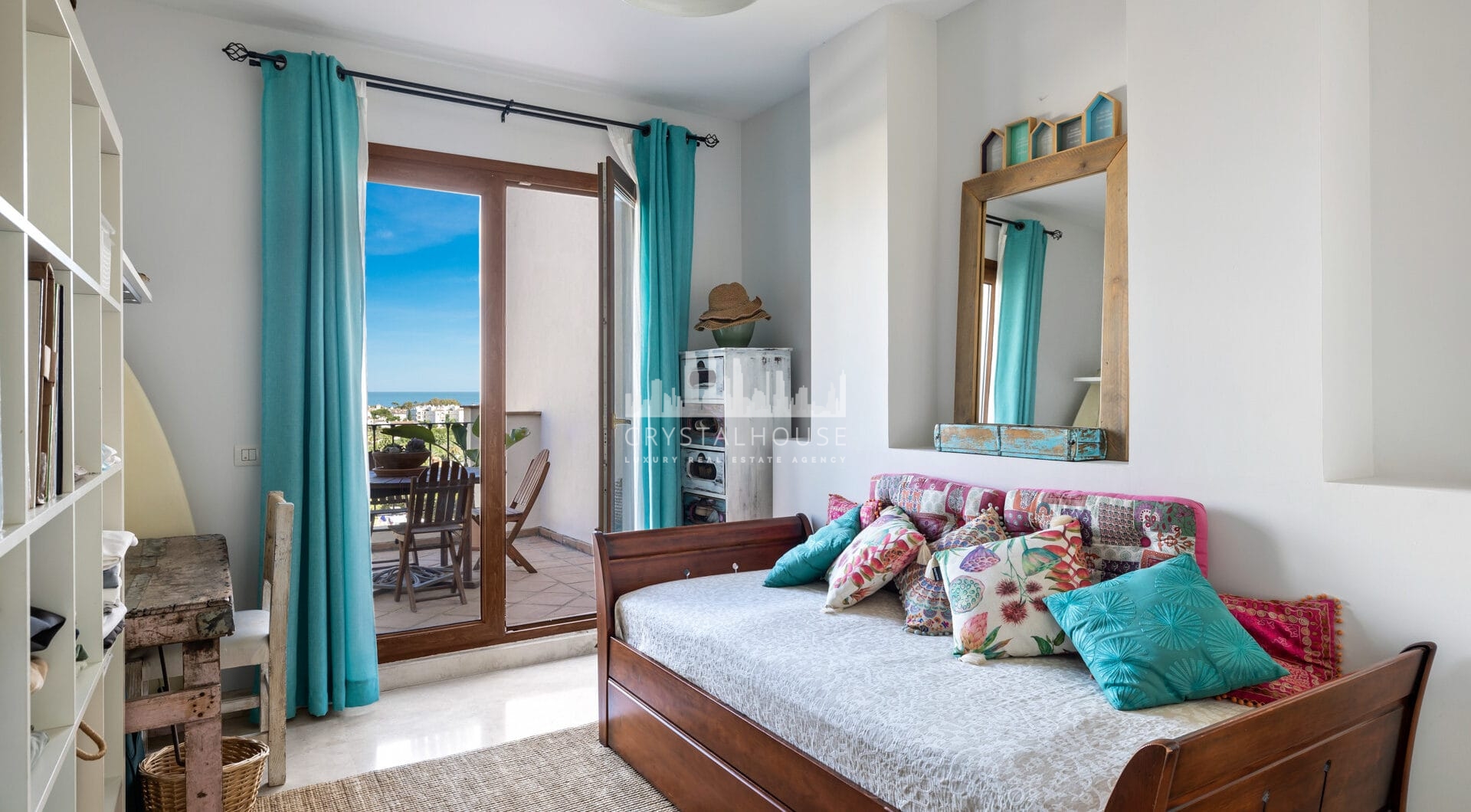Elegant and spacious Villa in Paraíso Hills, Estepona – Coastal views and Exclusive amenities
