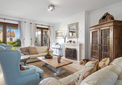 Elegant and spacious Villa in Paraíso Hills, Estepona – Coastal views and Exclusive amenities