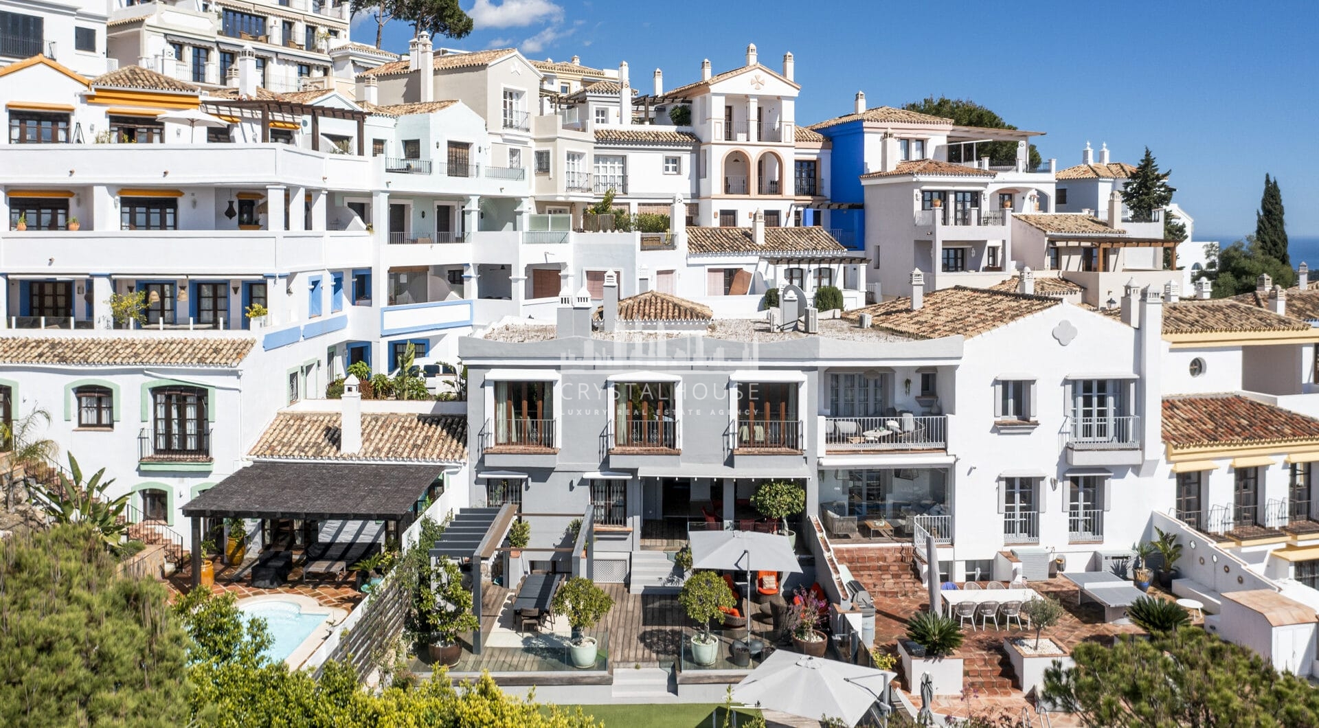 Spacious semi-detached house with pool and southwest views in Marbella premium area