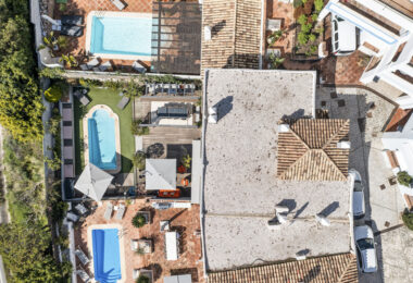 Spacious semi-detached house with pool and southwest views in Marbella premium area
