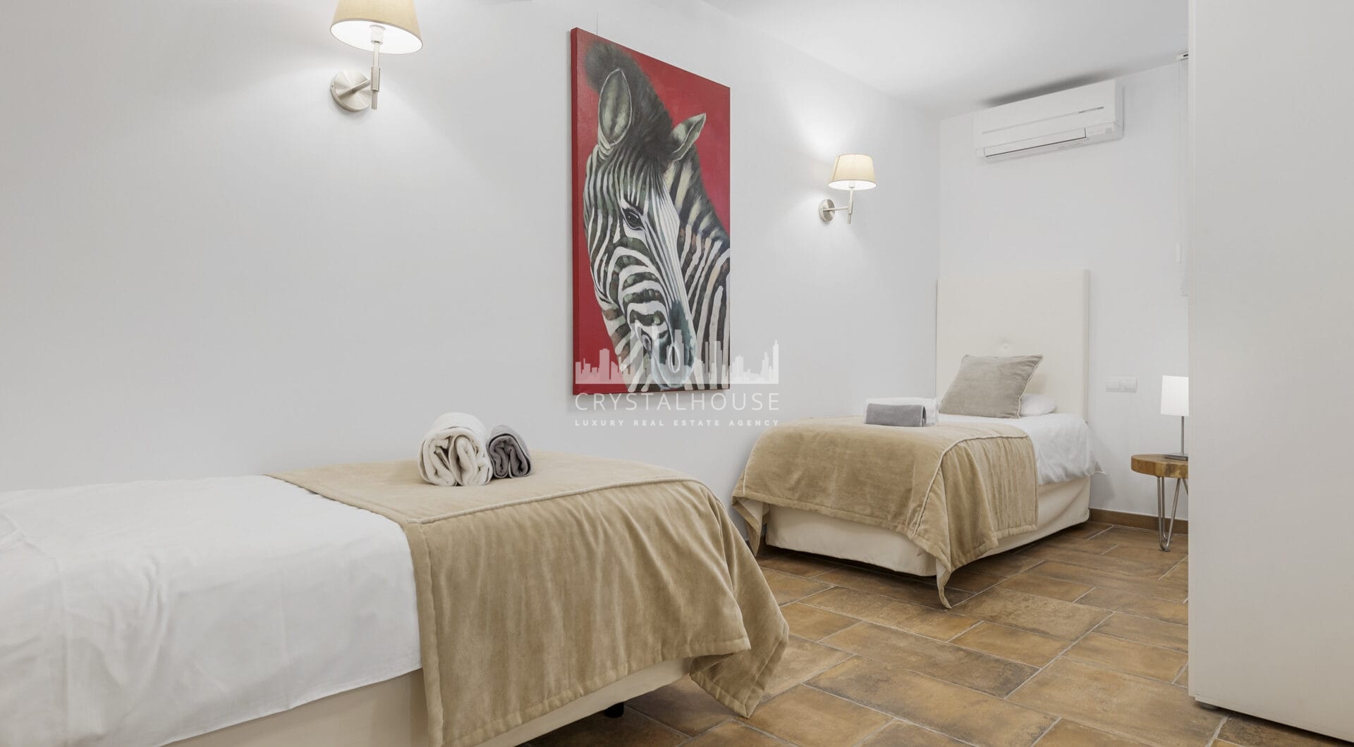 Spacious semi-detached house with pool and southwest views in Marbella premium area