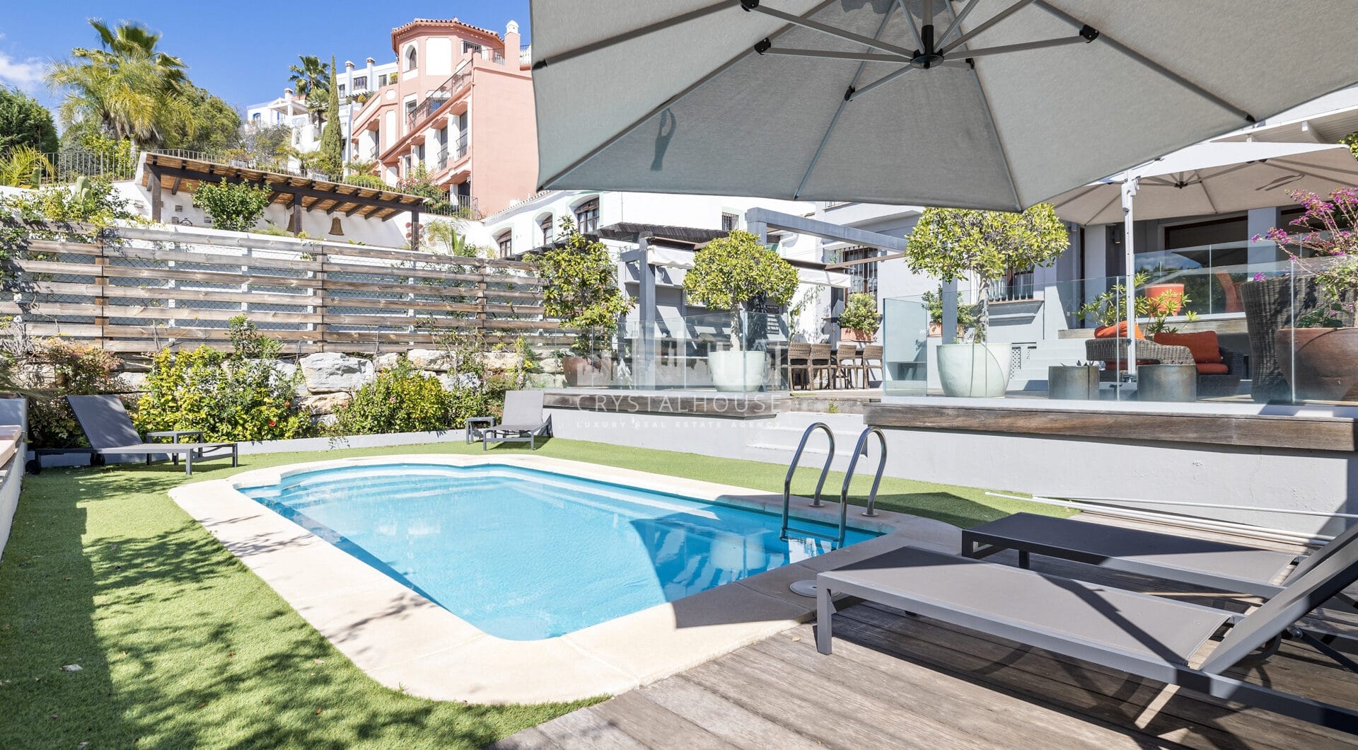 Spacious semi-detached house with pool and southwest views in Marbella premium area