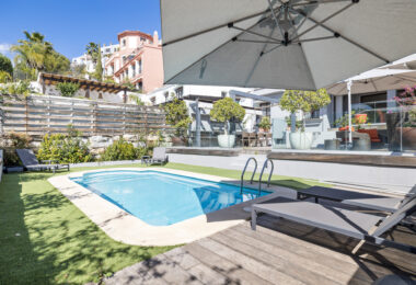 Spacious semi-detached house with pool and southwest views in Marbella premium area