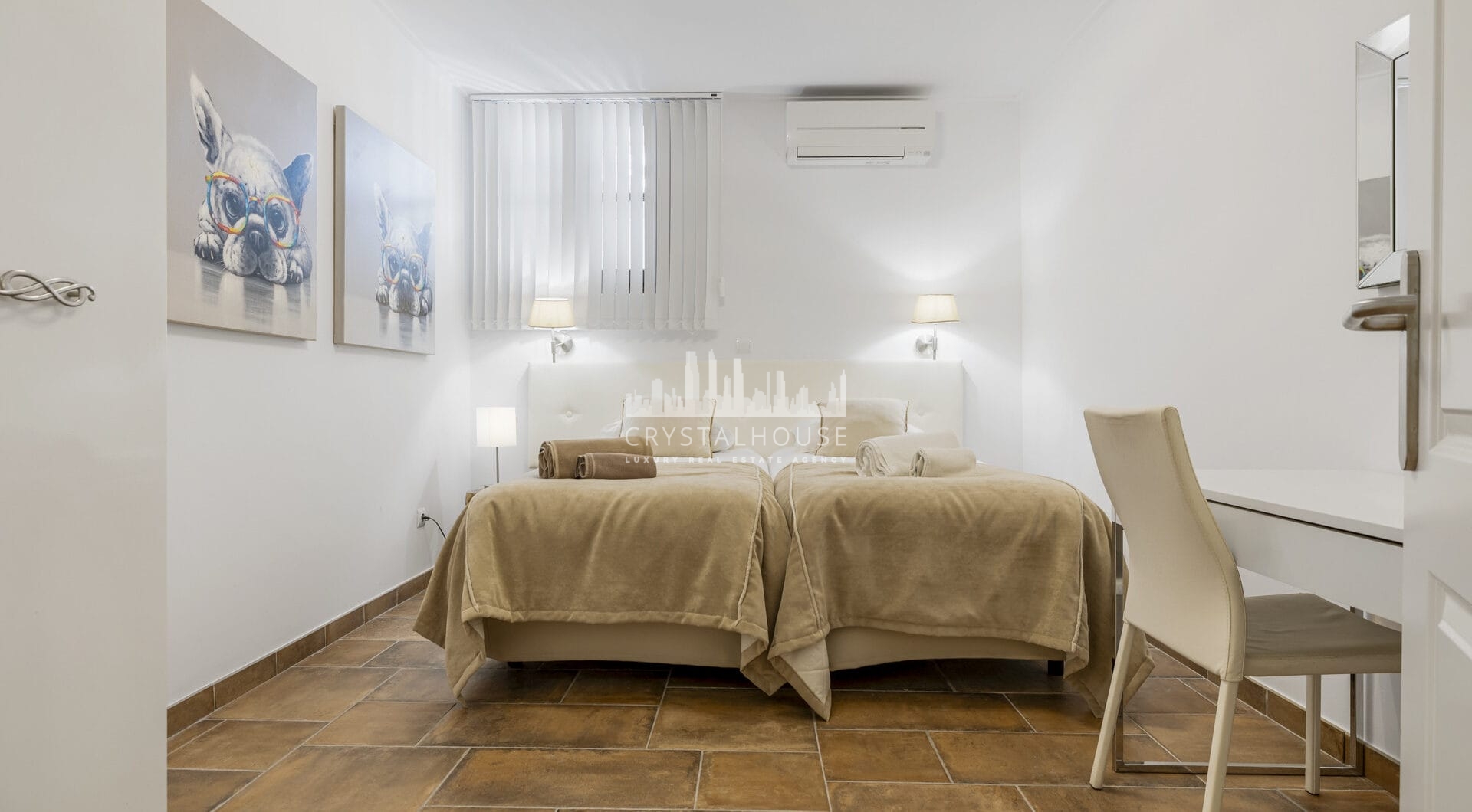 Spacious semi-detached house with pool and southwest views in Marbella premium area