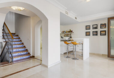 Spacious semi-detached house with pool and southwest views in Marbella premium area