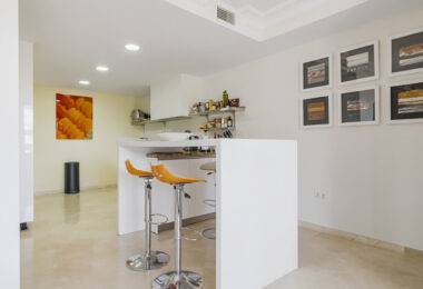Spacious semi-detached house with pool and southwest views in Marbella premium area