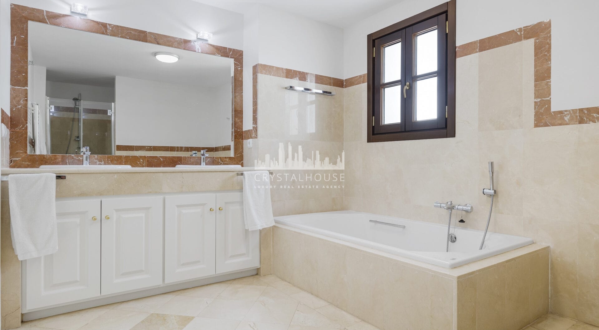 Spacious semi-detached house with pool and southwest views in Marbella premium area