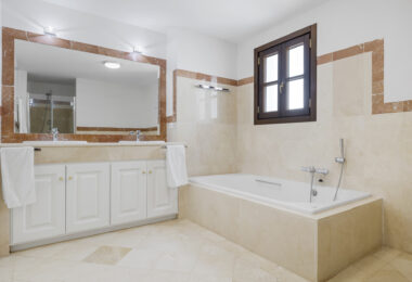 Spacious semi-detached house with pool and southwest views in Marbella premium area