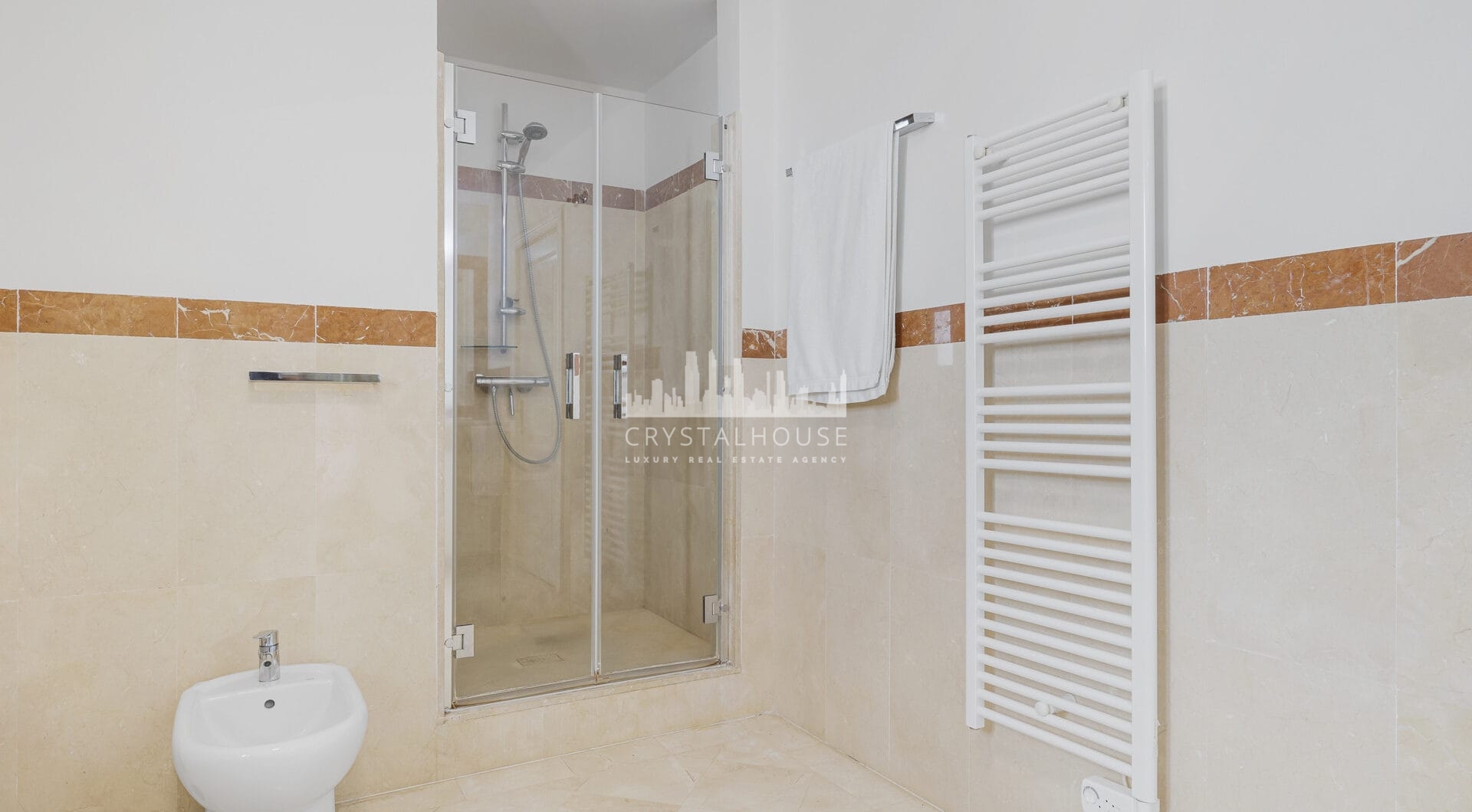 Spacious semi-detached house with pool and southwest views in Marbella premium area