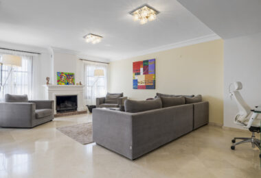 Spacious semi-detached house with pool and southwest views in Marbella premium area