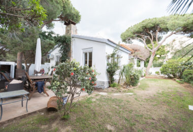 A pine and sea retreat in Las Chapas, Marbella