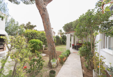 A pine and sea retreat in Las Chapas, Marbella