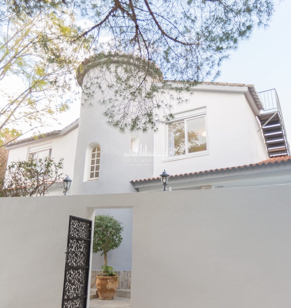 A pine and sea retreat in Las Chapas, Marbella