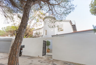A pine and sea retreat in Las Chapas, Marbella