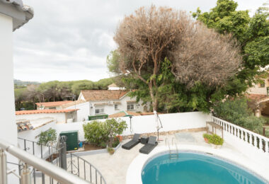 A pine and sea retreat in Las Chapas, Marbella