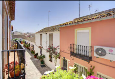 Exclusive townhouse in the historic center of Estepona