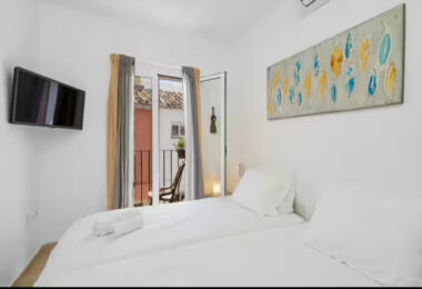 Exclusive townhouse in the historic center of Estepona