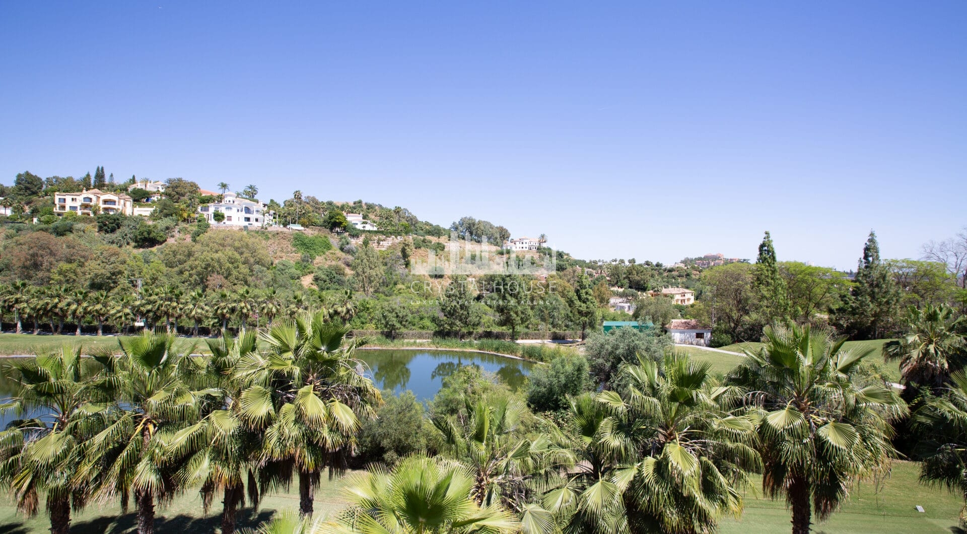 Penthouse overlooking the lake and the golf course in La Quinta – 3 bedrooms