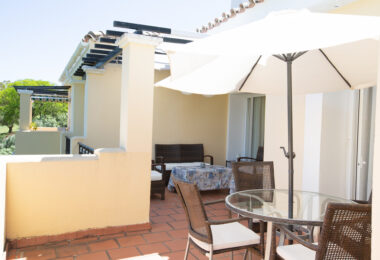 Penthouse overlooking the lake and the golf course in La Quinta – 3 bedrooms
