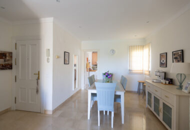 Penthouse overlooking the lake and the golf course in La Quinta – 3 bedrooms