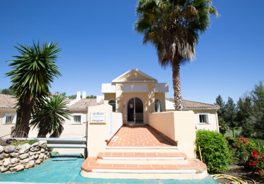 Penthouse overlooking the lake and the golf course in La Quinta – 3 bedrooms