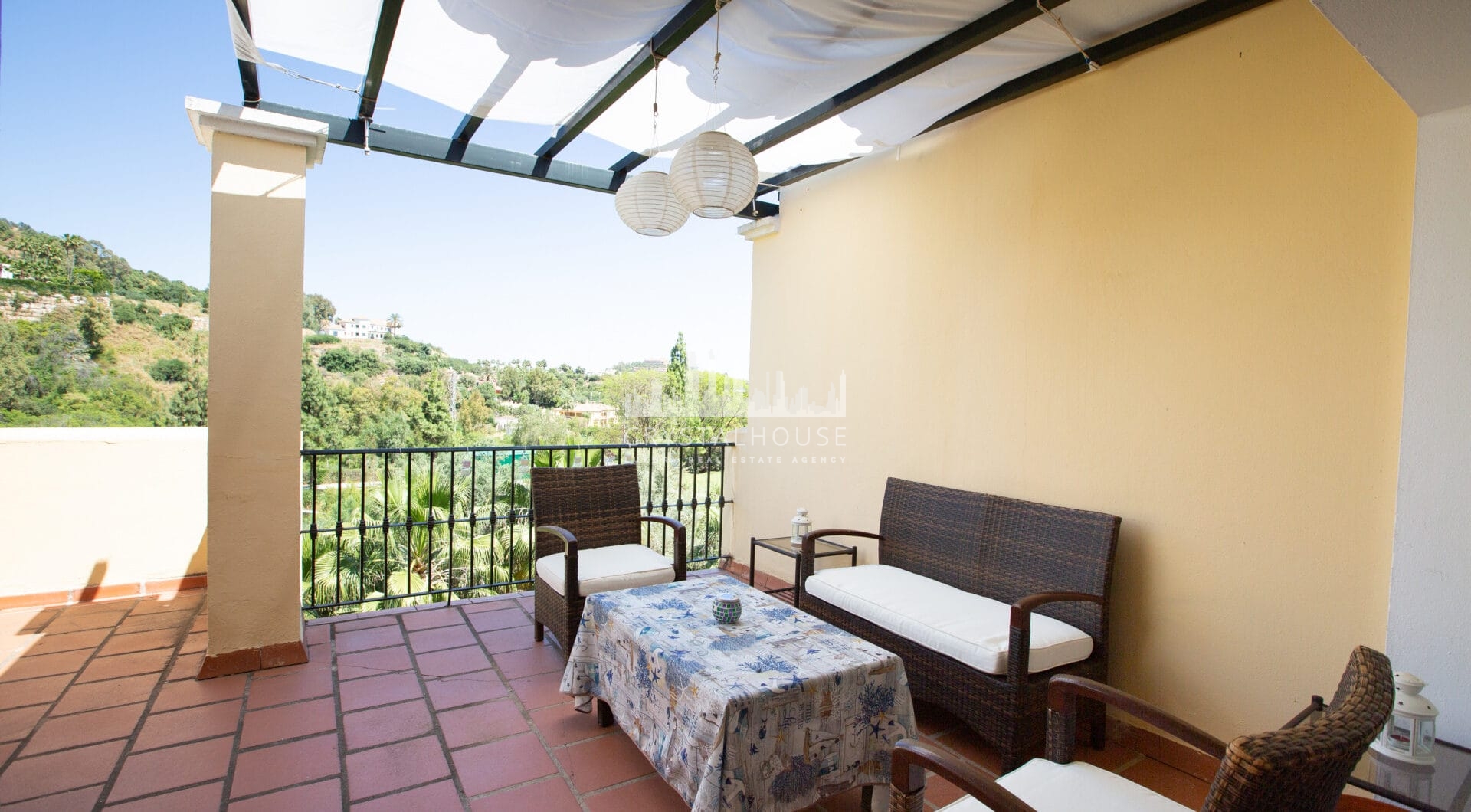 Penthouse overlooking the lake and the golf course in La Quinta – 3 bedrooms