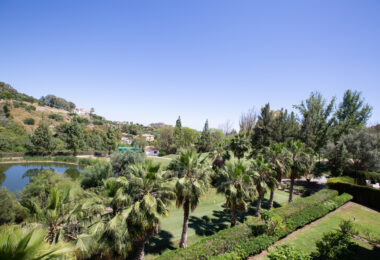 Penthouse overlooking the lake and the golf course in La Quinta – 3 bedrooms