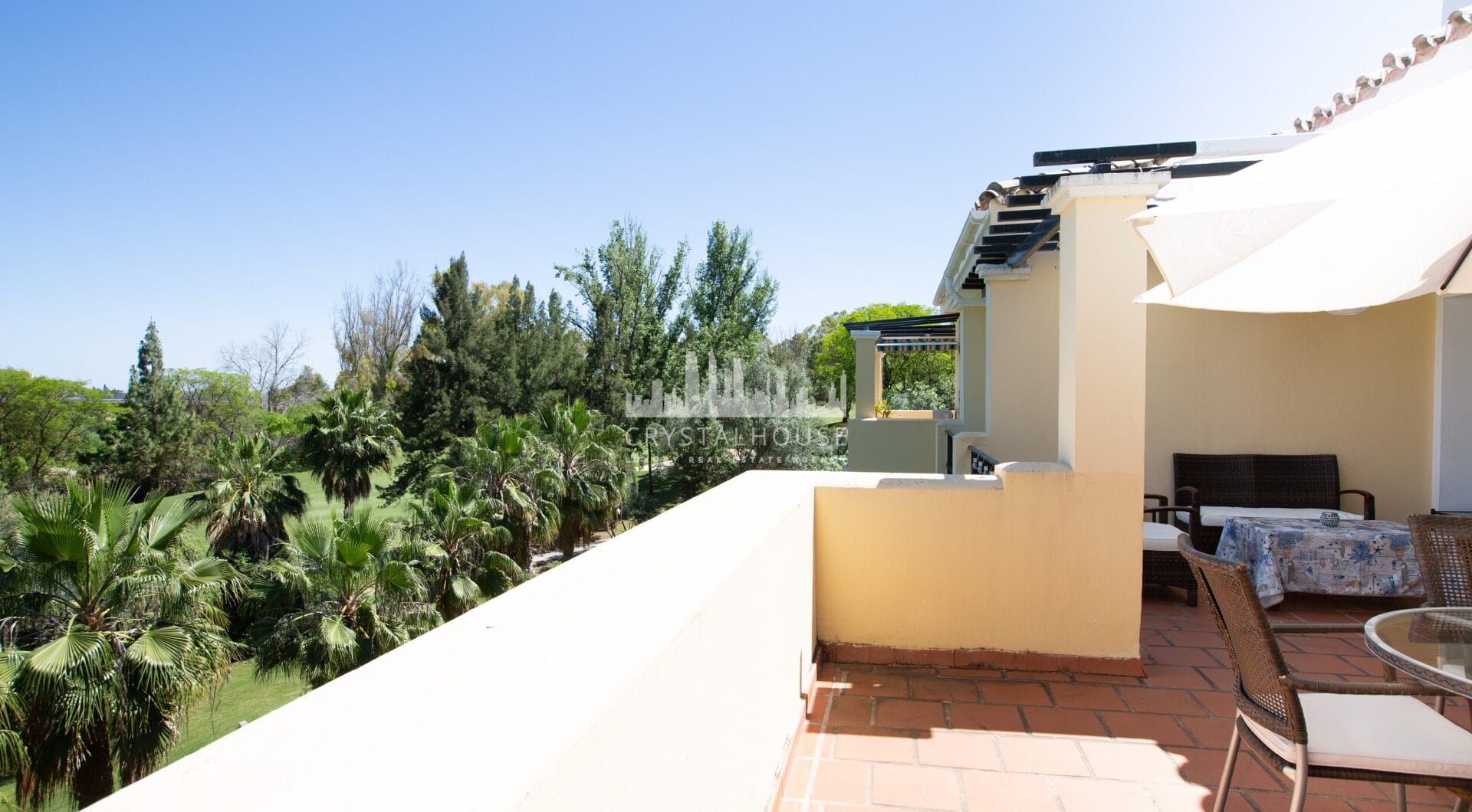 Penthouse overlooking the lake and the golf course in La Quinta – 3 bedrooms