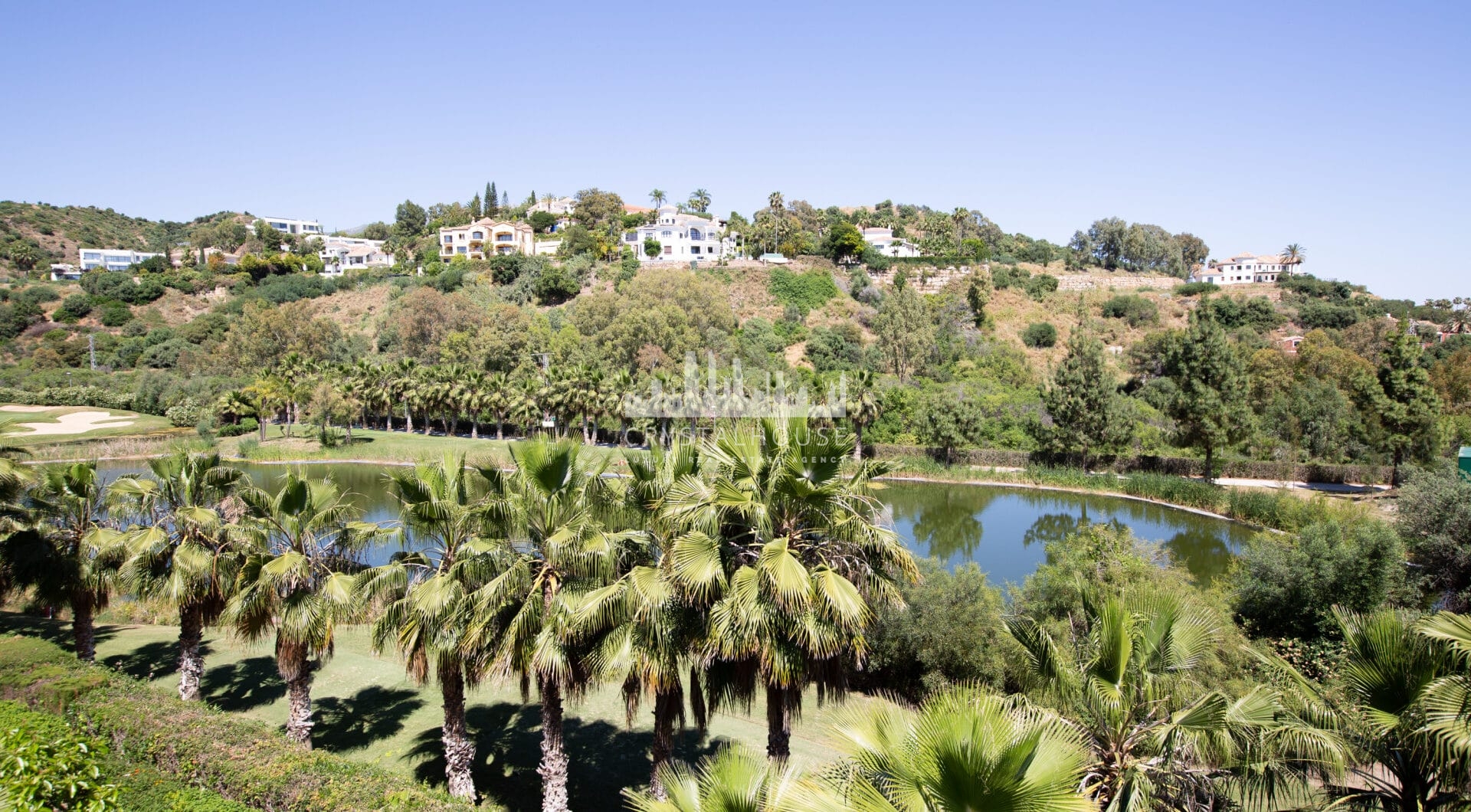 Penthouse overlooking the lake and the golf course in La Quinta – 3 bedrooms