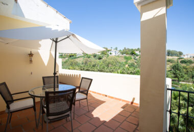 Penthouse overlooking the lake and the golf course in La Quinta – 3 bedrooms