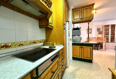 Mediterranean lifestyle just steps from the sea – Manilva Playa, Malaga