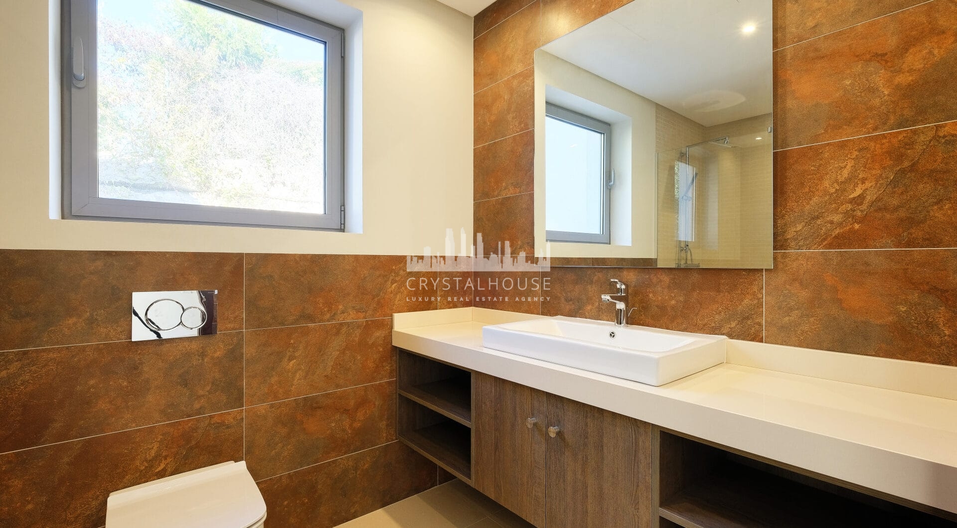 Contemporary 4 bedroom Villa in Puerto del Capitán, Benahavís