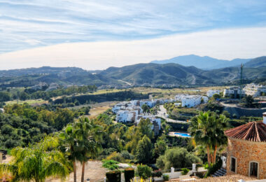 Contemporary 4 bedroom Villa in Puerto del Capitán, Benahavís