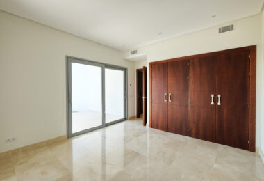Contemporary 4 bedroom Villa in Puerto del Capitán, Benahavís