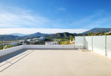 Contemporary 4 bedroom Villa in Puerto del Capitán, Benahavís
